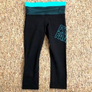 2/$15 🧘🏻‍♀️Fitness Fanatic Cropped Leggings